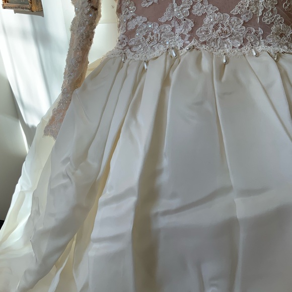 VINTAGE SAKS FRANK MASANDREA DIAMOND COLLECTION WEDDING GOWN WITH TIARA VEIL - Picture 3 of 16